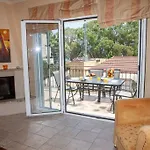 Athena's For Families, 50m From The Beach! Daire