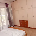 Athena's For Families, 50m From The Beach! Daire
