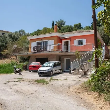 Daire Athena's For Families, 50m From The Beach!