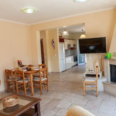 Athena's For Families, 50m From The Beach! Apartment Lygia (Lefkada)