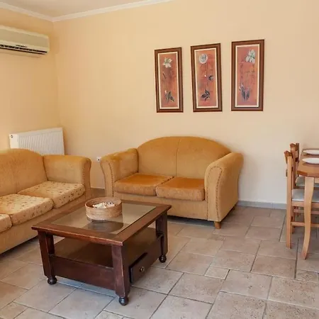 Athena's For Families, 50m From The Beach! Apartment