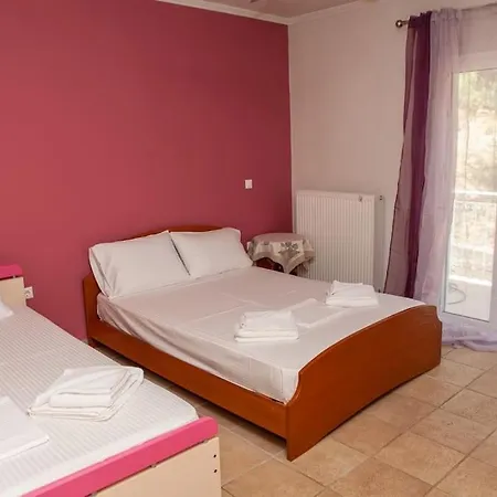 Athena's For Families, 50m From The Beach! *