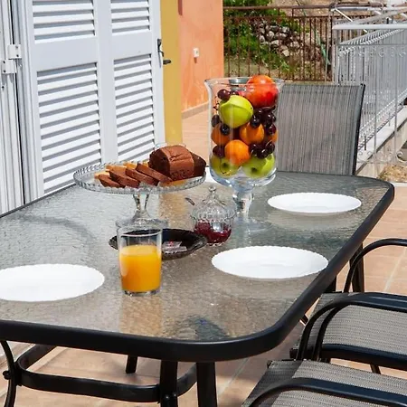 Athena's For Families, 50m From The Beach! * ليغيا